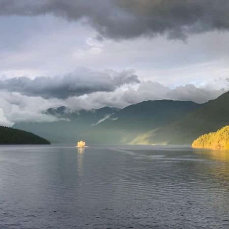 Bed and Breakfast Earls Cove Orca View à Egmont Extérieur photo